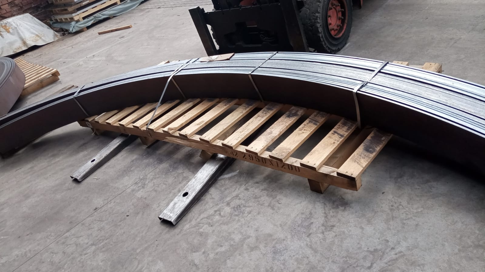 Repere metalice ;i prelucr[ri