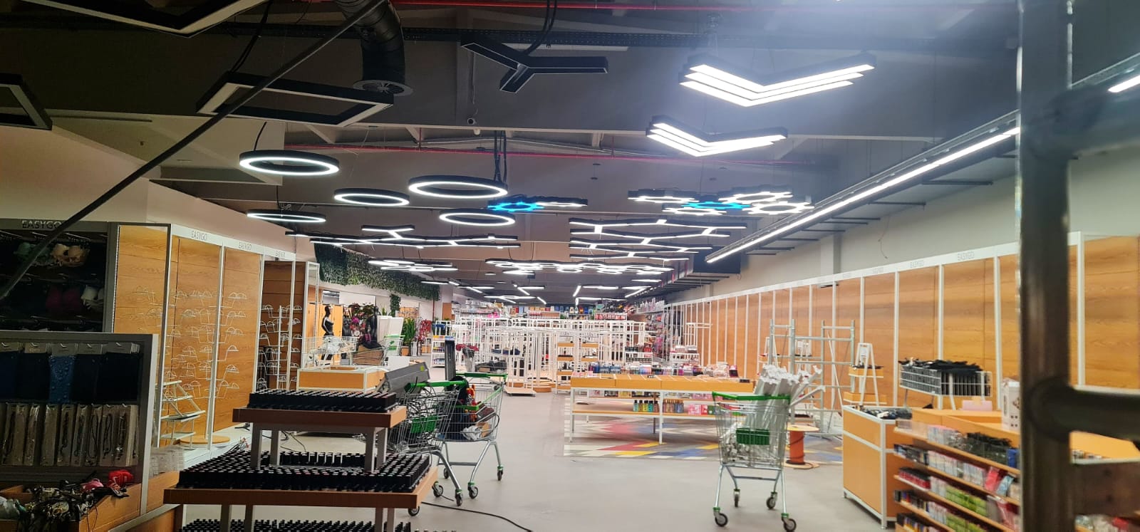 Instalații electrice spații comerciale