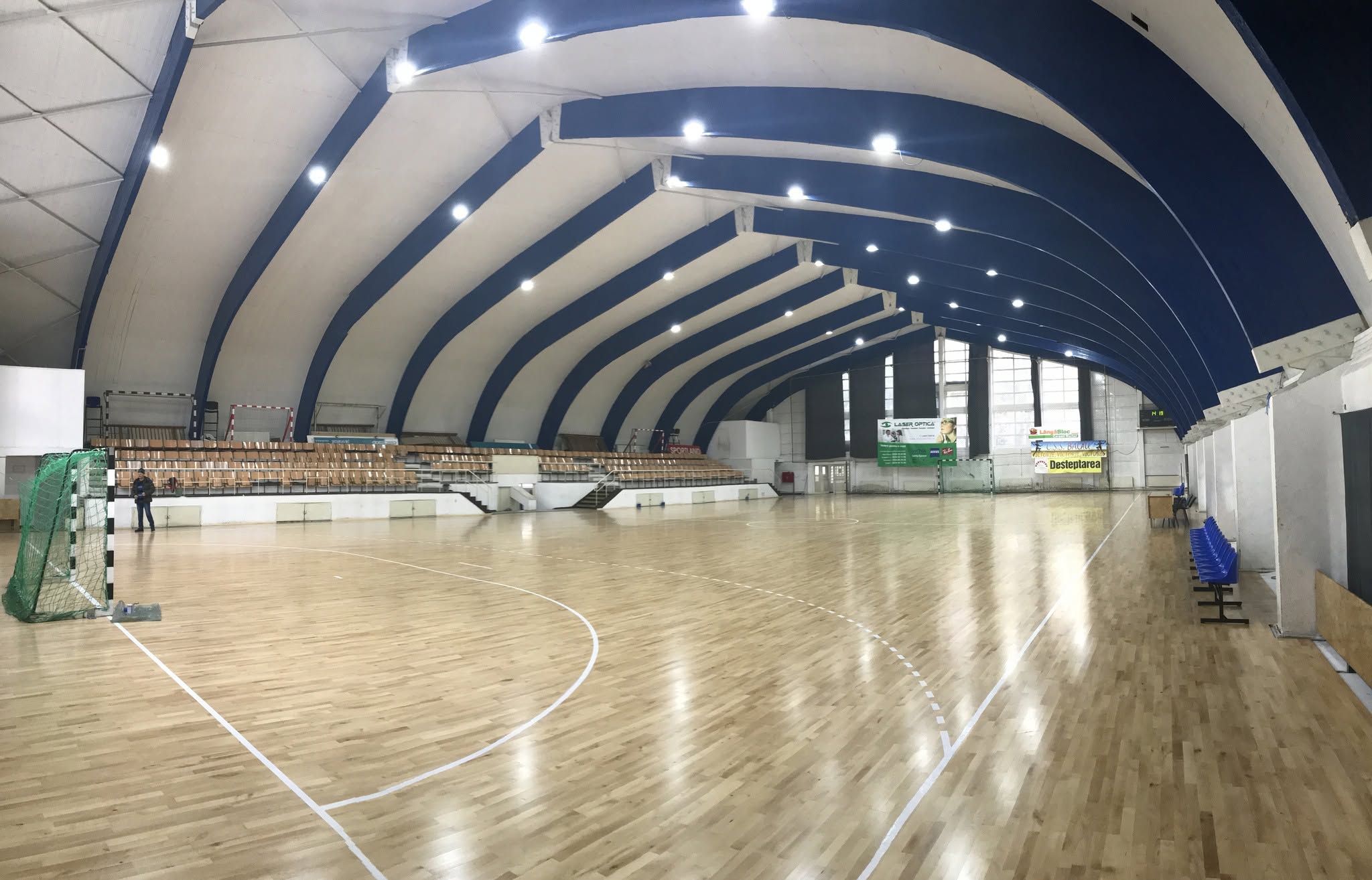 Execuţie pardoseli sportive pentru săli de sport