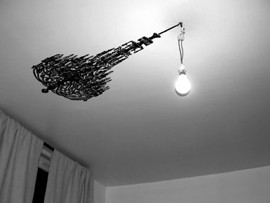 Autocolant sub forma de lustra pentru plafon 